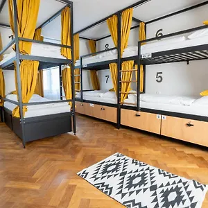 Hostel White Wolf House & 