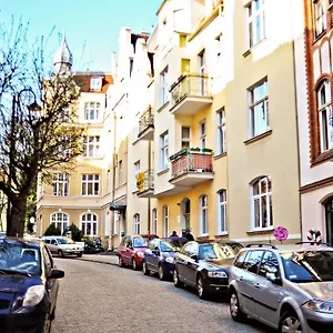 https://red-apartment-czyewskiego.sopothotels.com