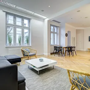 https://dom-house-apartment-wave-on-the-beach.sopothotels.com