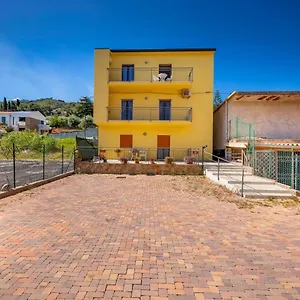 https://kaluria-apartment-cefalu.sicilyhotelsitaly.net